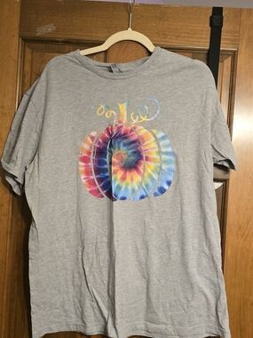 Gray Tee with Rainbow Tie-Dye Pumpkin Graphic